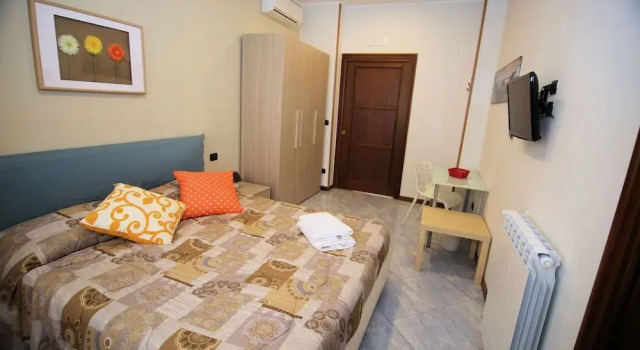 Casa Vittoria, Prenota Bed & breakfast Napoli Campania, vicino a Ospedale Monaldi