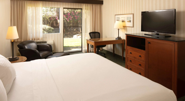 Четырёхместный номер Standard Red Lion Hotel Bellevue