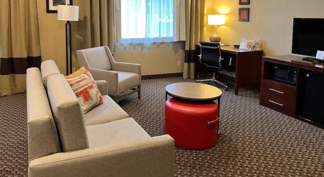 Четырёхместный люкс Comfort Inn Colville