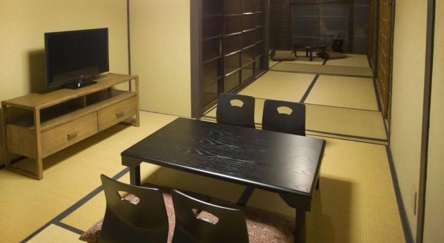 Demizu Meiji-Era Machiya in Kyoto, Забронировать Дом для отпуска Отели Иокогамы с парковкой, Парковка