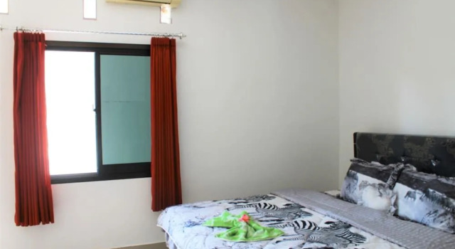 Yuliana Homestay, Забронировать Отель Отели провинции Бали с завтраком, Завтраки