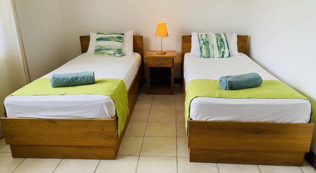 Семейные апартаменты Pieds Dans L’Eau Holiday Apartments