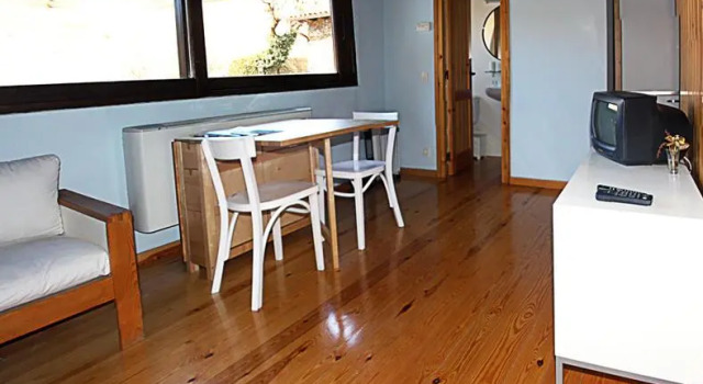Hotel Rural Can Cruells, Prenota Hotel Planoles Ripolles