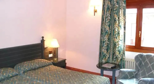 Одноместный номер Standard Hotel Sant Jordi by ALEGRIA