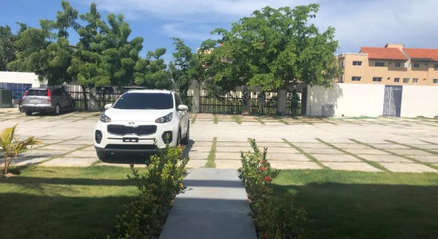 Апартаменты Relaxing 2 Bedroom Ocean View with Pool Close to the Beach