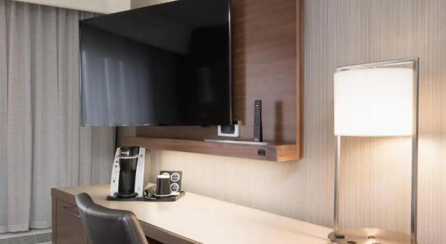 Четырёхместный номер Deluxe Courtyard by Marriott Toronto Vaughan
