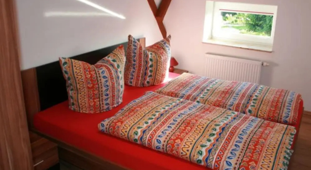 Апартаменты Classic Beautiful Apartment in Robertsdorf With Garden