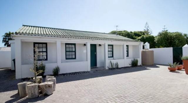 Коттедж с 2 комнатами Langebaan Kite Cottages