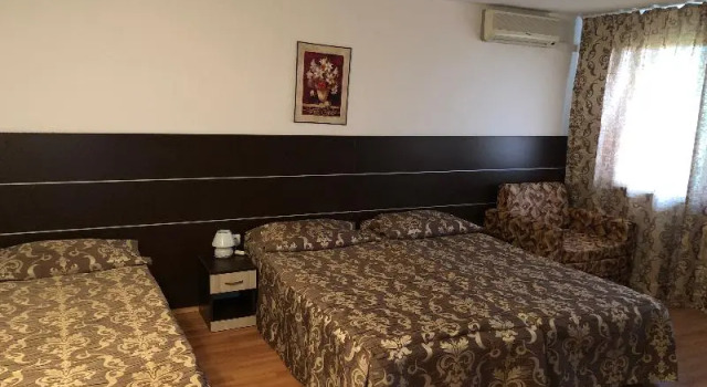 Трёхместный номер Standard с балконом и с красивым видом из окна Hotel Zora