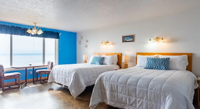Четырёхместный номер Standard Seagull Beachfront Inn