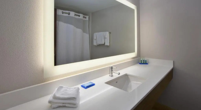 Номер Standard Holiday Inn Express & Suites Milford by IHG