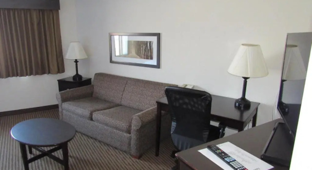 Номер Standard AmericInn by Wyndham Menominee