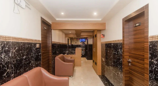 OYO 22055 Dadar Residency, Забронировать Отель Отели штата Махараштры 3 звезды, 3*