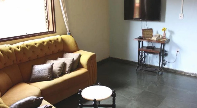 Hostel Moreira, Забронировать Хостел Брумадинью Минас-Жерайс, рядом с Церковь Святого Себастьяна