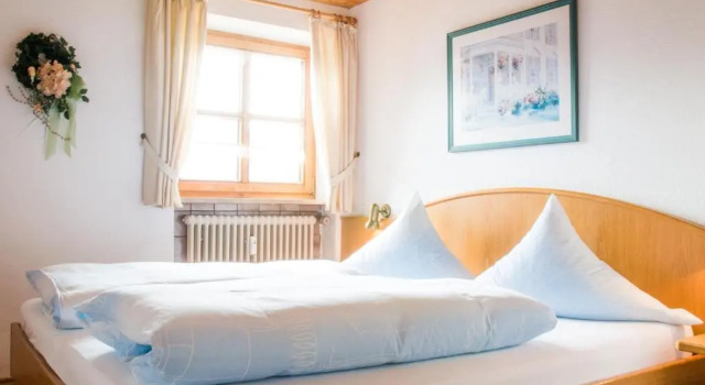 Gästehaus Sonnenberg, Prenota Hotel Bolsterlang Hoernergruppe