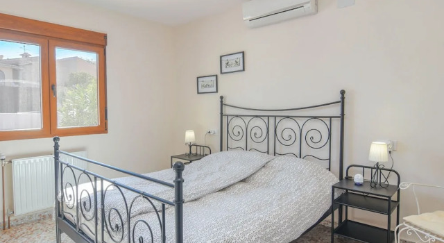 Stunning Villa in Moraira With Swimming Pool, Забронировать Вилла Benimeit 