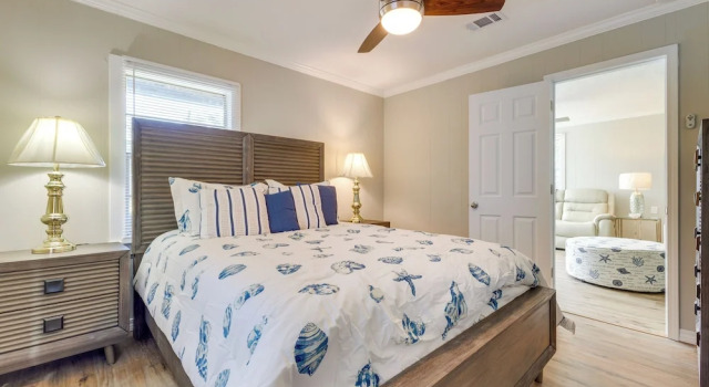 Charming Gulfport Home ~ 2 Mi to Marina, Забронировать Отель Галфпорт Миссисипи - побережье