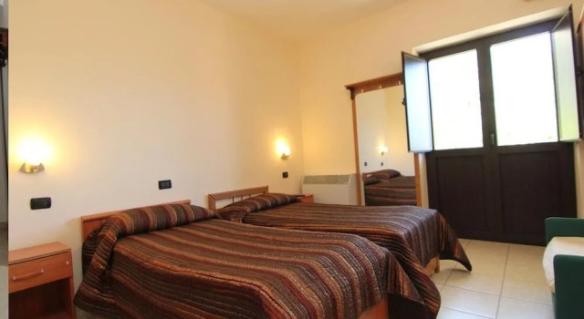La Rupe, Réserver Hôtel Pescina Abruzzes