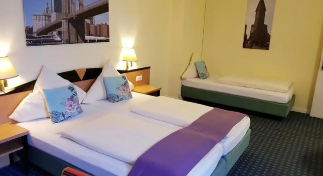 Трёхместный номер Standard Hotel Flora