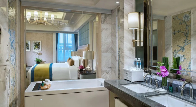 Двухместный люкс Club Millesime Access Prestige Sofitel Shanghai Hongqiao