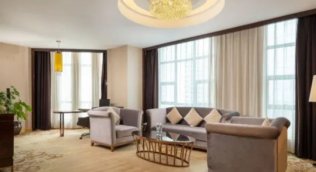 Люкс Deluxe Grand Soluxe International Hotel