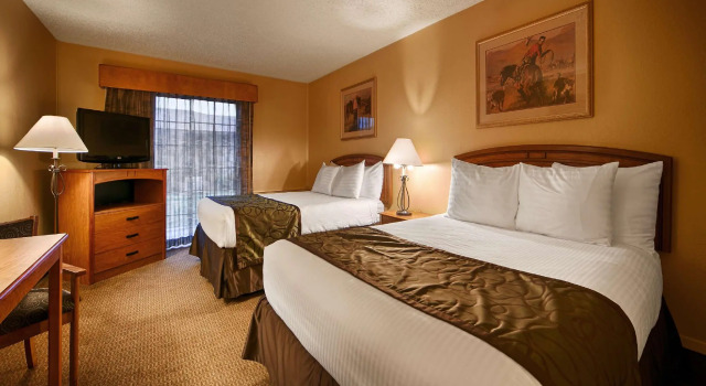 Четырёхместный номер Standard Red Roof Inn & Suites Sulphur Springs