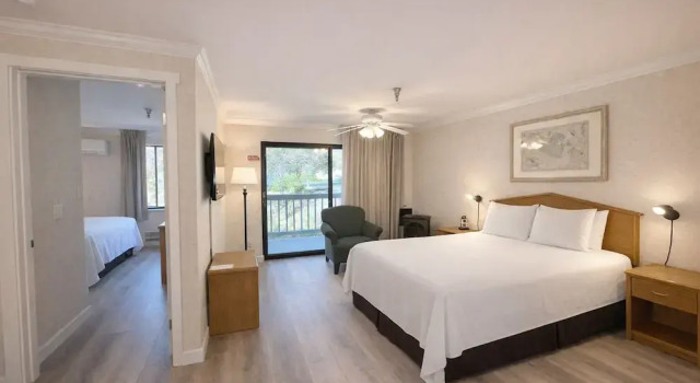 Четырёхместный люкс Friday Harbor Suites