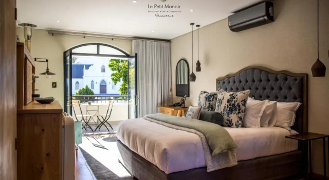 Люкс Le Petit Manoir Boutique Hotel