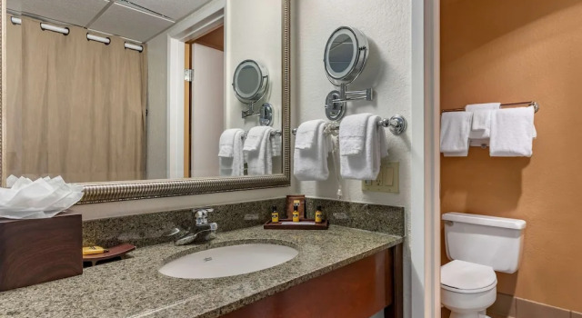 Двухместный люкс Best Western Plus Garden Court Inn
