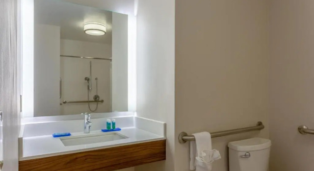 Номер Standard Holiday Inn Express & Suites Vandalia by IHG