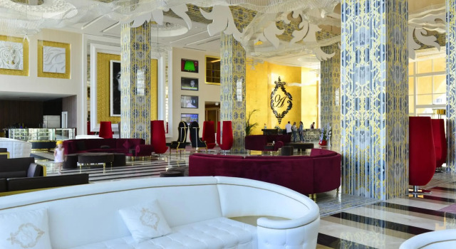 Azura Deluxe Resort & Spa