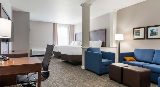 Четырёхместный номер Standard Comfort Suites Paducah Mall Area