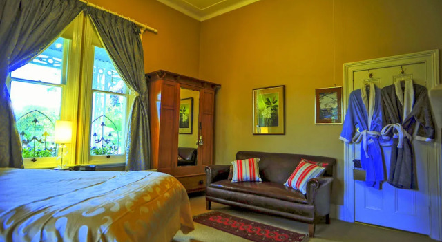 Cromwell House, Забронировать Отель Бизнес-отели Kosciuszko National Park, 4* 5*