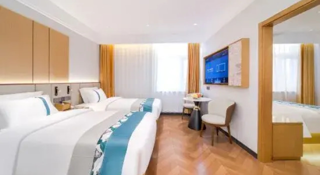 Люкс Deluxe Lanshe Business Hotel (Majuqiao)