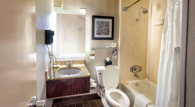 Четырёхместный номер Standard Best Western Plus Strongsville Cleveland