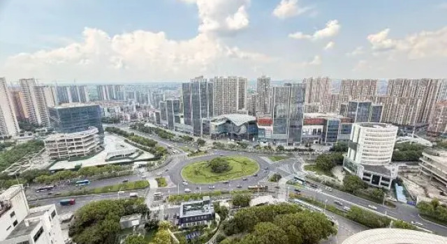 Nanjing GeYou · East Elegance Designer Homestay (Xiongzhou Metro Station, Liuhe District), Prenota Hotel Hotel a Jiangsu con parcheggio, Parcheggio