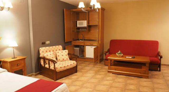 Полулюкс Hotel & SPA Peña Montañesa