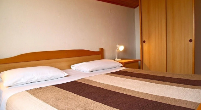 Sea View Apartment Reno, Sleeps 5