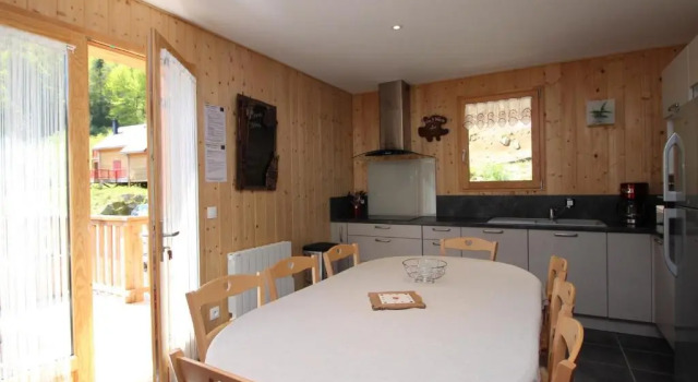 Chalet avec Terrasse Panoramique, WiFi et Parking, 8 Pers. - FR-1-608-15, Забронировать Шале Виллы Овернь-Рона-Альпы, Вилла