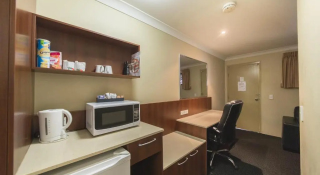 Двухместный люкс Rocky Resort Motor Inn