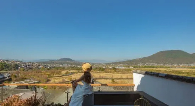Люкс Comfort Lanyue Li·Linggan Senyang Natural Ore Hot Spring Resort 360° View Beautiful Stay (Heshun Branch)
