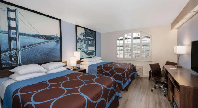 Четырёхместный номер Standard Hotel Skye SFO