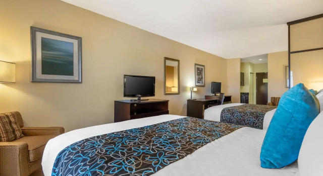 Четырёхместный полулюкс Best Western Plus Lytle Inn and Suites