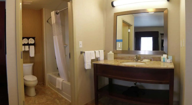 Люкс Hampton Inn & Suites Grand Forks
