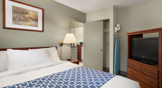 Двухместный люкс c 1 комнатой Econo Lodge Inn & Suites Cranbrook