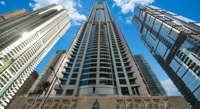 Experience Luxurious Sky High Marina Living