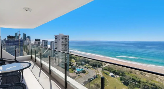 Апартаменты с 2 комнатами с балконом и oceanfront ULTIQA Beach Haven on Broadbeach