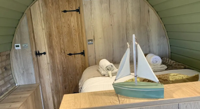 Cosy Escape Heated Luxury pod With hot tub, Book Hotel Hoteller i Sheerness med parkering, Parkering