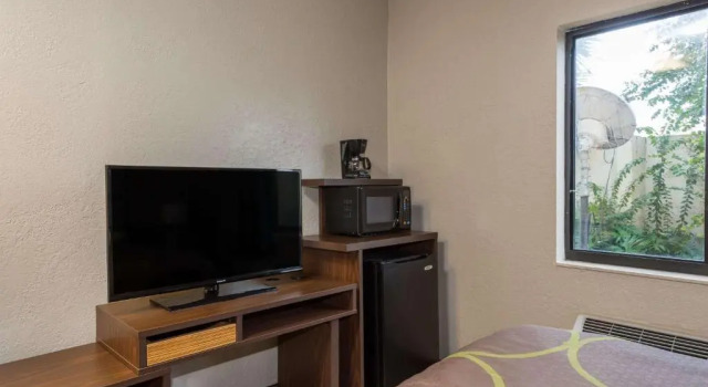 Номер Deluxe Super 8 by Wyndham Pompano Beach