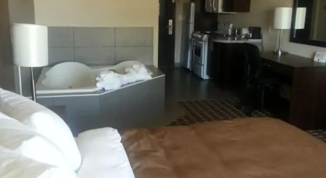 Двухместный номер Deluxe Western Star Inn & Suites Esterhazy